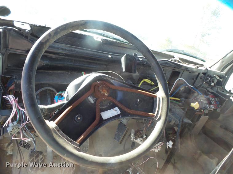 image for item DB8073 2005 Sterling L8500 ready mix truck chassis