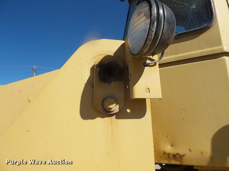 image for item DB8089 1983 Caterpillar 950B wheel loader