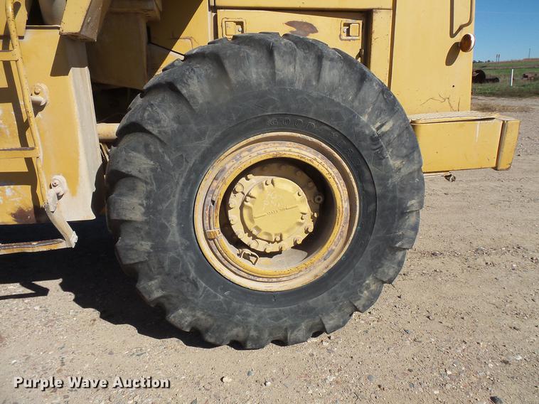 image for item DB8089 1983 Caterpillar 950B wheel loader