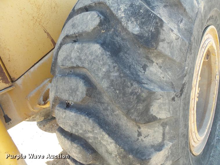 image for item DB8089 1983 Caterpillar 950B wheel loader