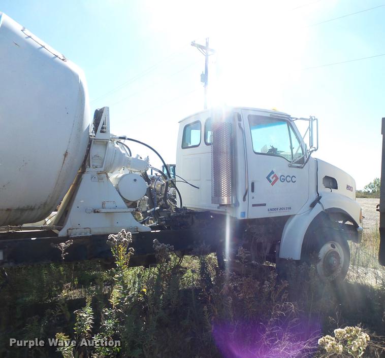 image for item DB8095 2007 Sterling L8500 ready mix truck
