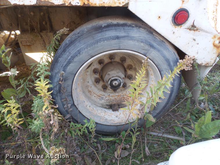 image for item DB8095 2007 Sterling L8500 ready mix truck