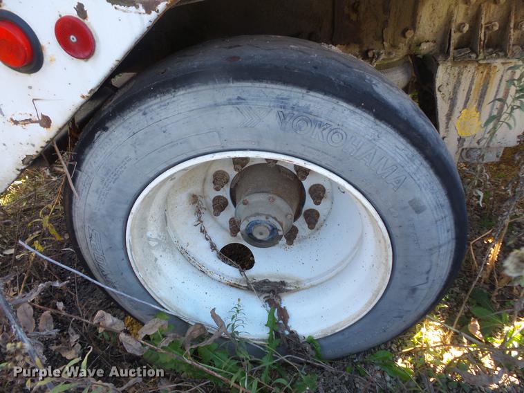 image for item DB8095 2007 Sterling L8500 ready mix truck