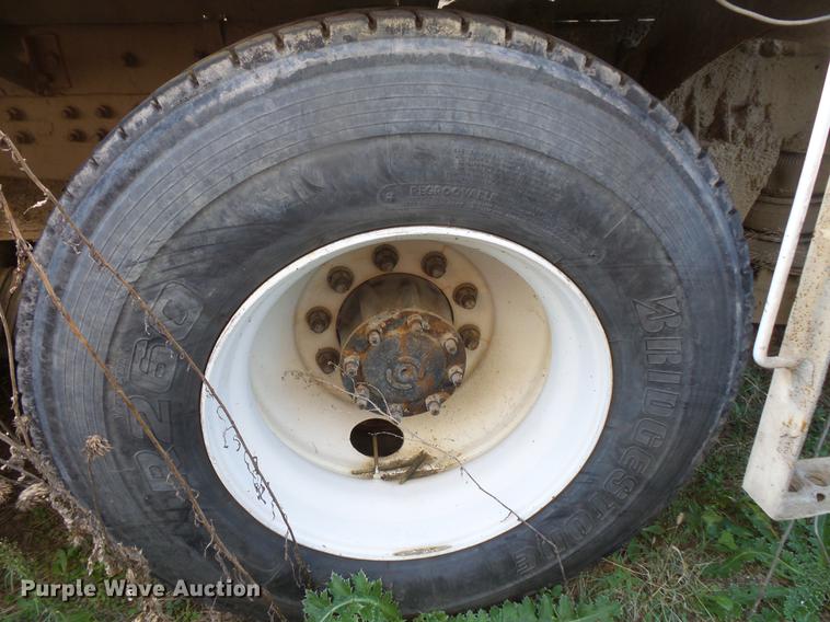 image for item DB8097 2007 Sterling L8500 ready mix truck