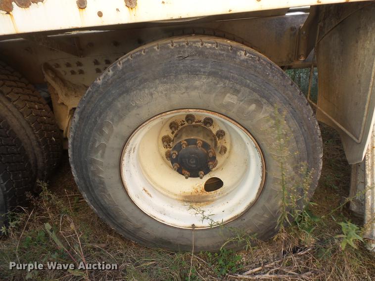 image for item DB8097 2007 Sterling L8500 ready mix truck