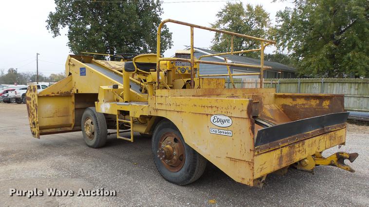 image for item DB9943 Etnyre chip spreader