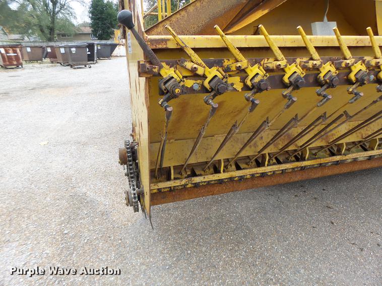 image for item DB9943 Etnyre chip spreader