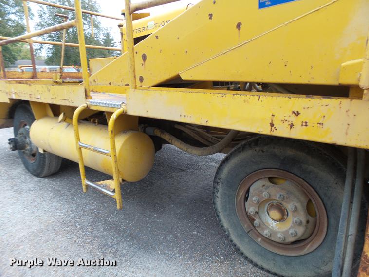 image for item DB9943 Etnyre chip spreader