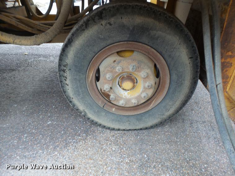 image for item DB9943 Etnyre chip spreader