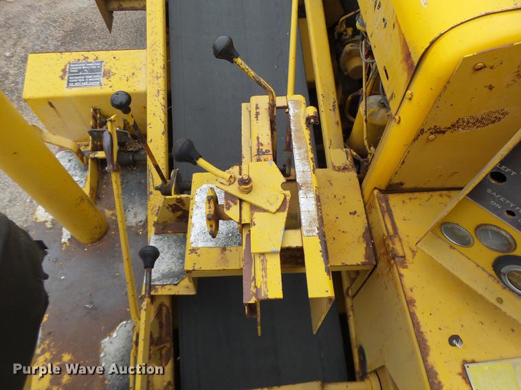 image for item DB9943 Etnyre chip spreader