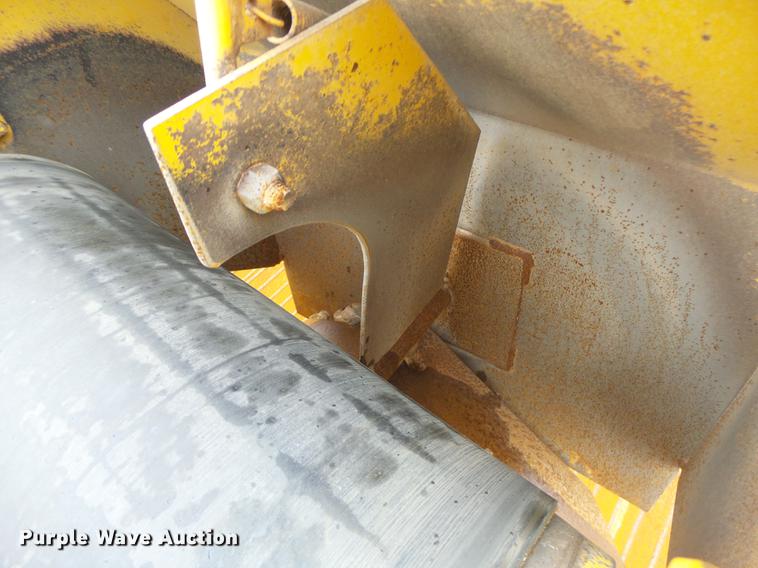 image for item DB9943 Etnyre chip spreader