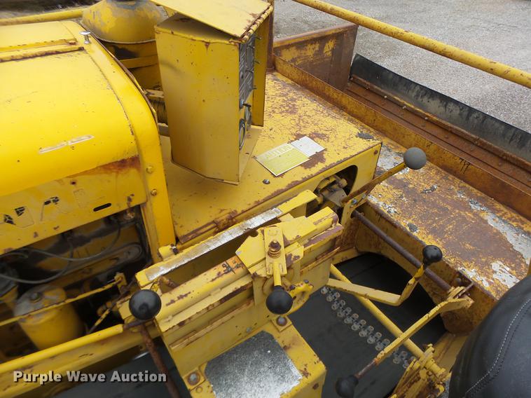 image for item DB9943 Etnyre chip spreader