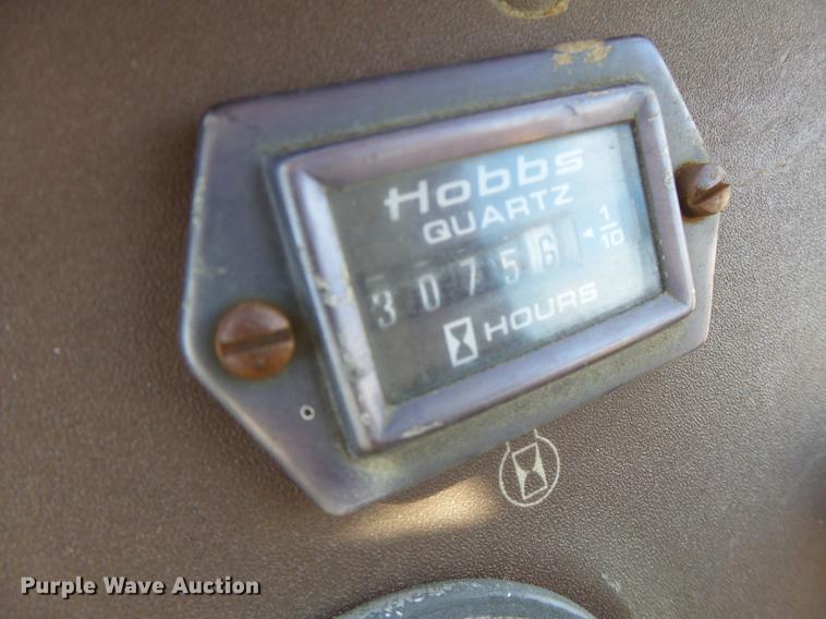 image for item DB9962 1991 Case 850D Long Track dozer