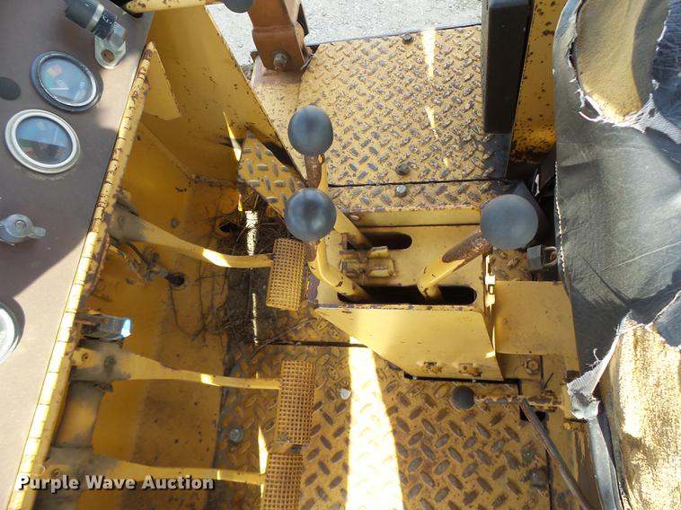 image for item DB9962 1991 Case 850D Long Track dozer