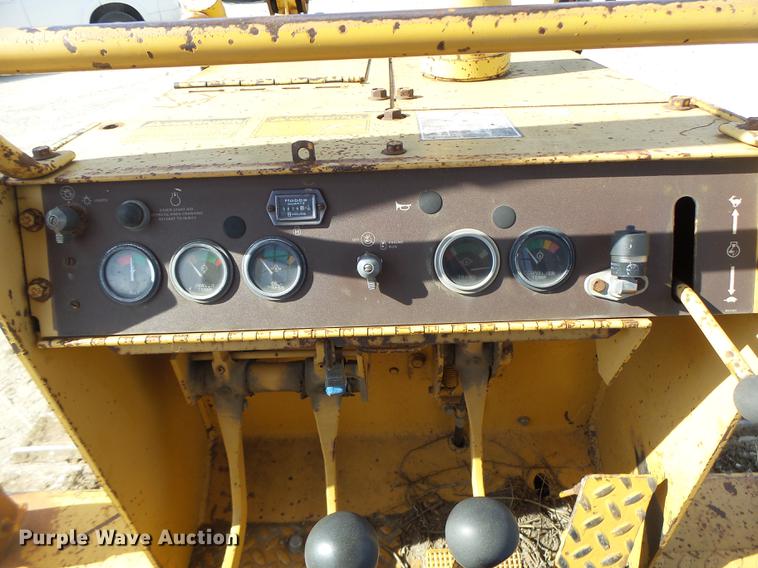 image for item DB9962 1991 Case 850D Long Track dozer