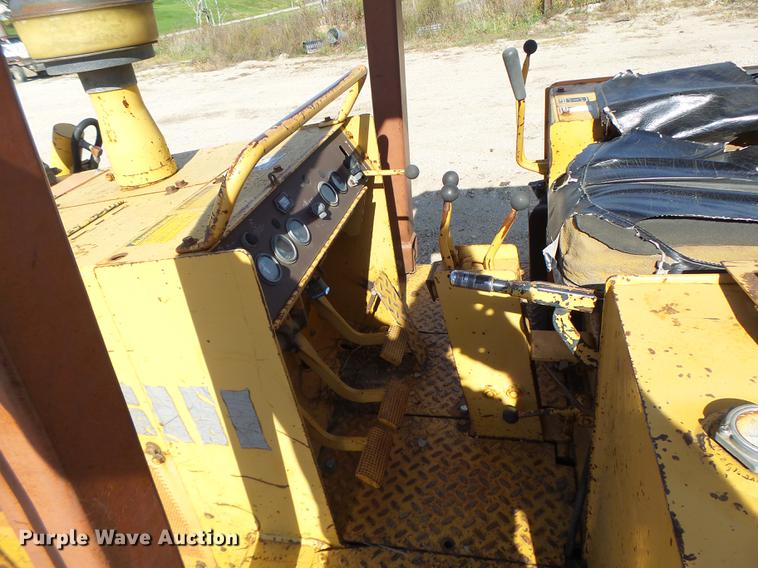 image for item DB9962 1991 Case 850D Long Track dozer