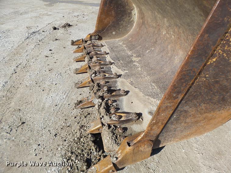 image for item DB9979 2002 Caterpillar 963C track loader