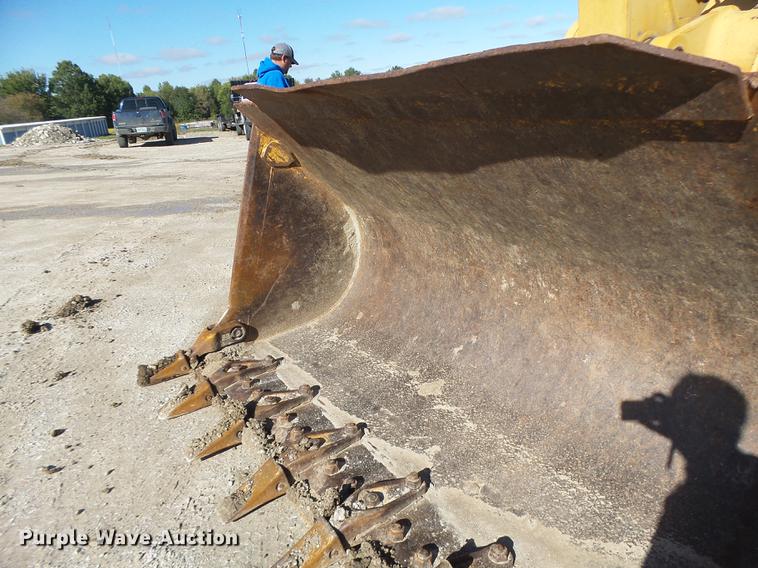 image for item DB9979 2002 Caterpillar 963C track loader