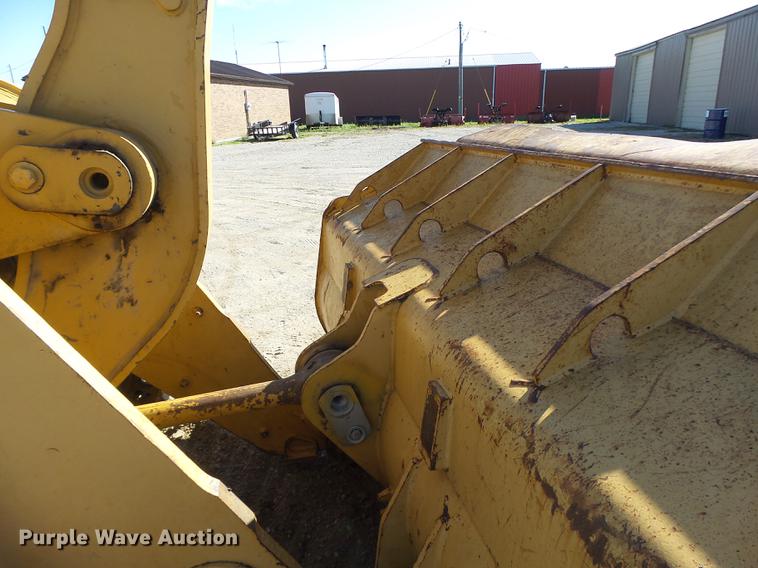 image for item DB9979 2002 Caterpillar 963C track loader