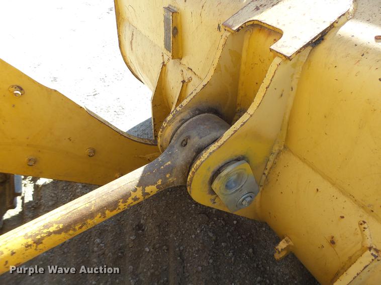 image for item DB9979 2002 Caterpillar 963C track loader