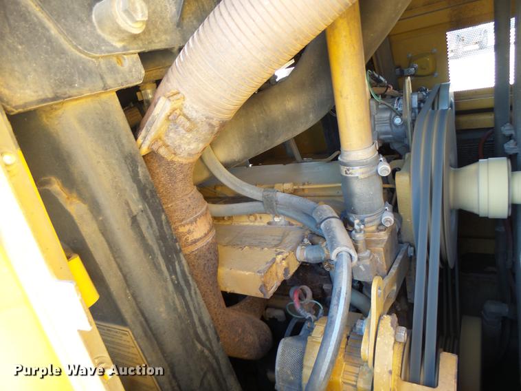 image for item DB9979 2002 Caterpillar 963C track loader