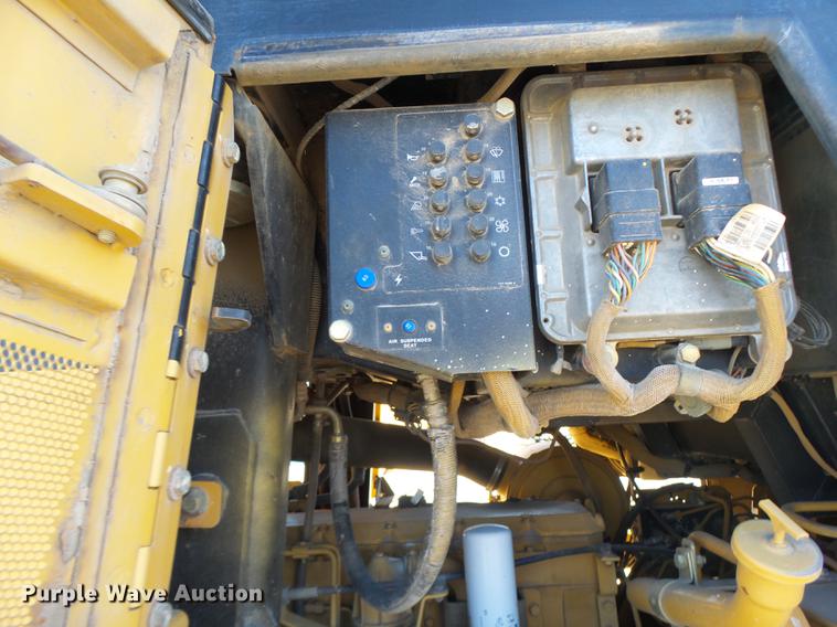 image for item DB9979 2002 Caterpillar 963C track loader