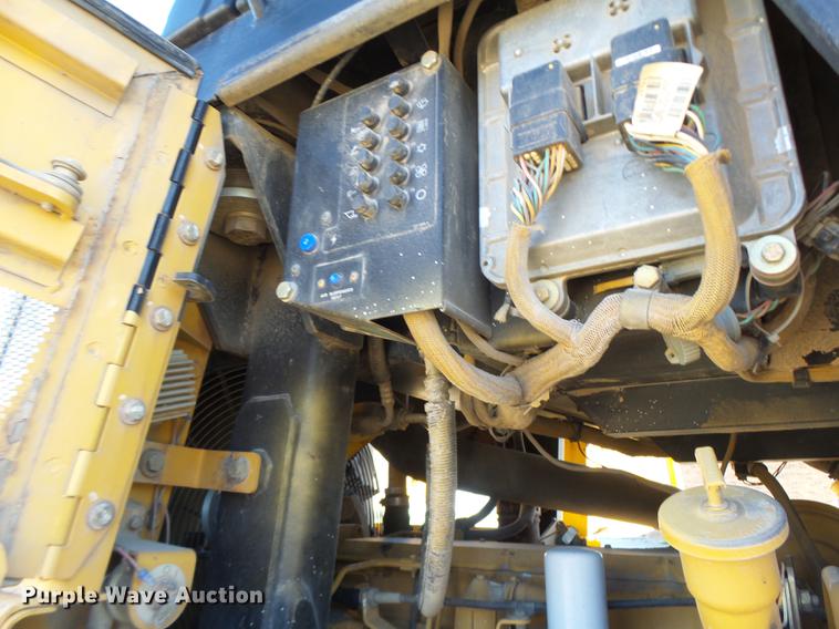 image for item DB9979 2002 Caterpillar 963C track loader