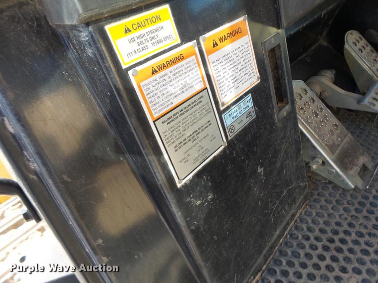 image for item DB9979 2002 Caterpillar 963C track loader