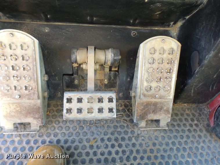 image for item DB9979 2002 Caterpillar 963C track loader