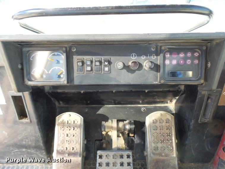 image for item DB9979 2002 Caterpillar 963C track loader