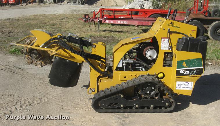 image for item DC2462 2014 Vermeer SC30TX stump grinder