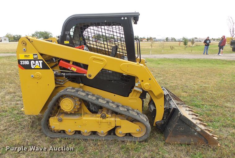 image for item DC3784 2016 Caterpillar 239D skid steer