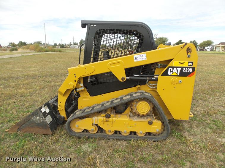image for item DC3784 2016 Caterpillar 239D skid steer