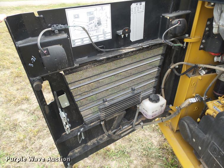 image for item DC3784 2016 Caterpillar 239D skid steer