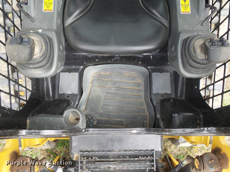 image for item DC3784 2016 Caterpillar 239D skid steer