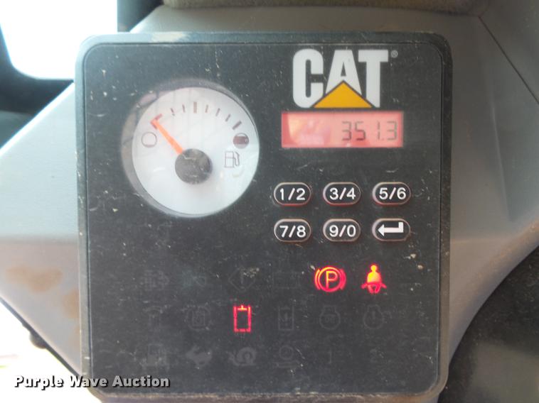 image for item DC3784 2016 Caterpillar 239D skid steer