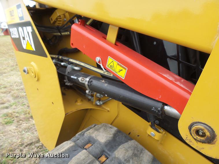 image for item DC3784 2016 Caterpillar 239D skid steer