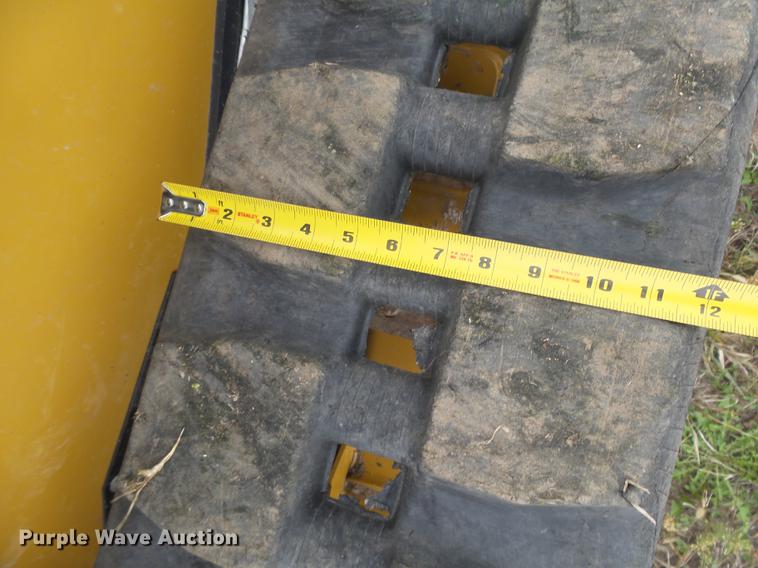 image for item DC3784 2016 Caterpillar 239D skid steer