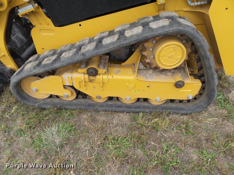 image for item DC3784 2016 Caterpillar 239D skid steer