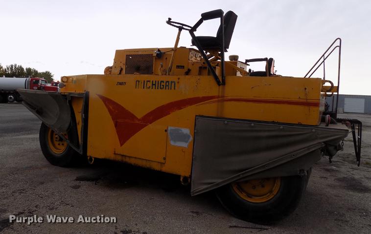 image for item DC4840 Michigan KW-140 pneumatic roller