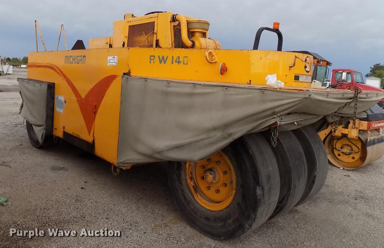 image for item DC4840 Michigan KW-140 pneumatic roller