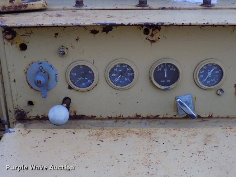 image for item DC4841 Michigan RW140 pneumatic roller