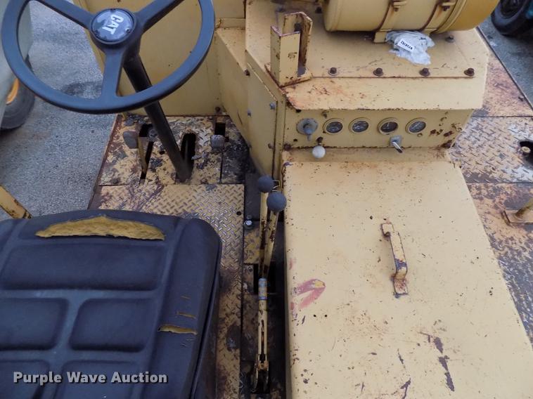 image for item DC4841 Michigan RW140 pneumatic roller