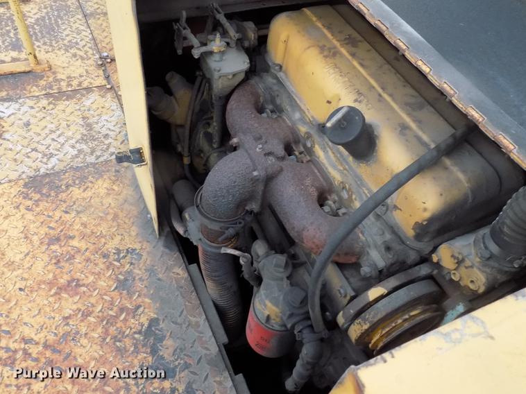 image for item DC4841 Michigan RW140 pneumatic roller