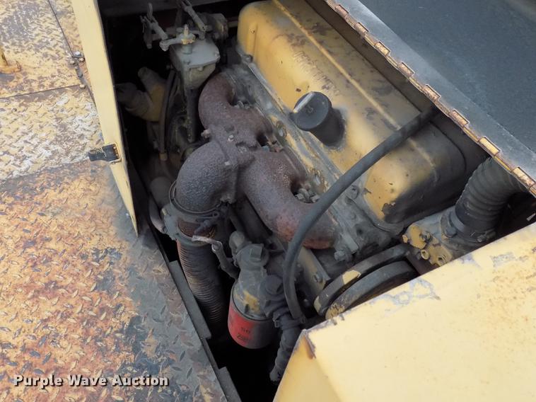 image for item DC4841 Michigan RW140 pneumatic roller