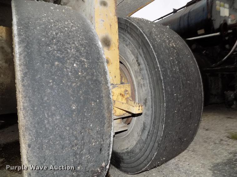 image for item DC4841 Michigan RW140 pneumatic roller