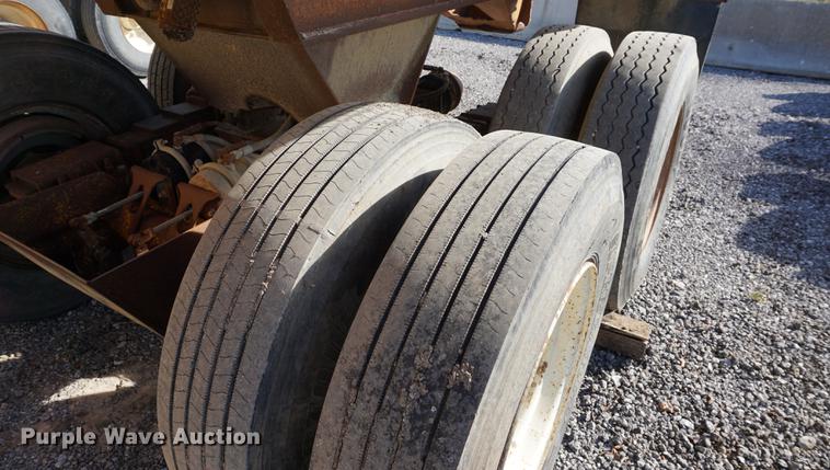 image for item DC5251 1985 Load King bottom dump trailer