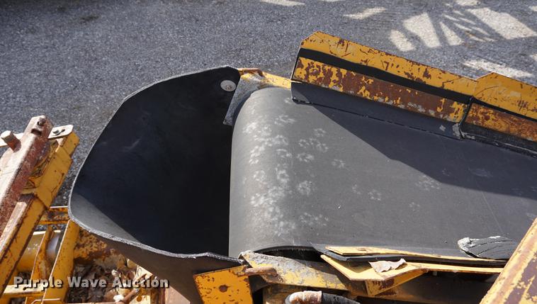 image for item DC5252 Gomaco GT6200 curb machine