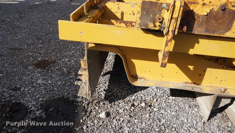 image for item DC5252 Gomaco GT6200 curb machine