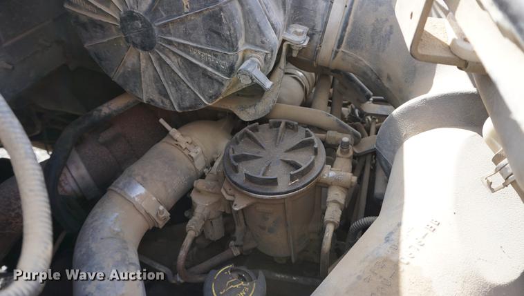 image for item DC5253 2000 Ford F650 flatbed truck